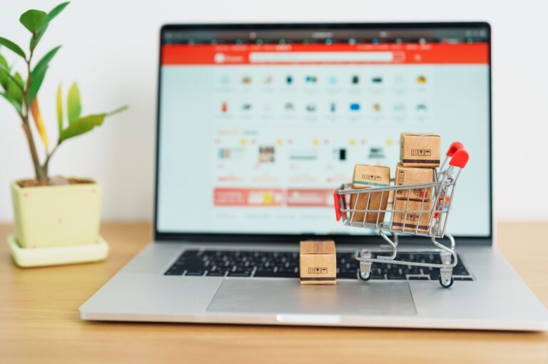 Leveraging AI in E-commerce Development