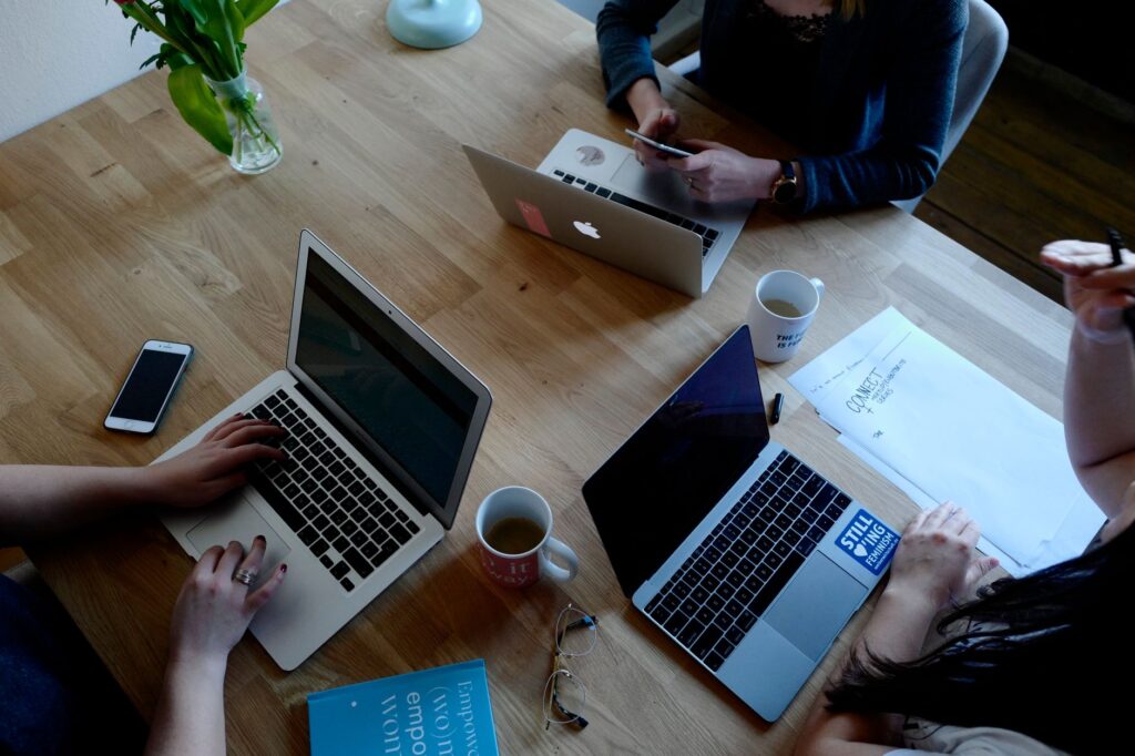Shopify Vs WordPress Chatbot Examples for Business