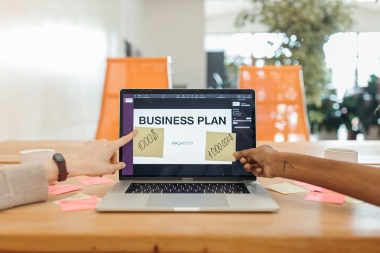Shopify Vs WordPress Chatbot Strategy for Growth